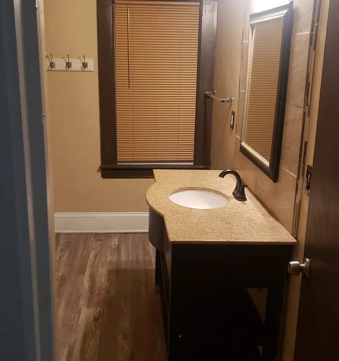 Studio, 5751 sqft, $1,000 — Photo 1