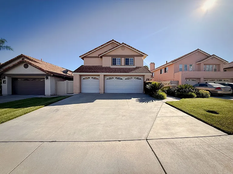 40041 Zamura Ct — Photo 2