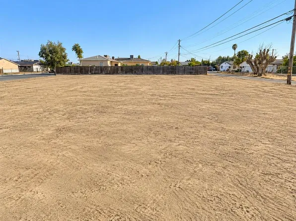 326 Dr Martin L King Jr Blvd, Bakersfield, CA 93307