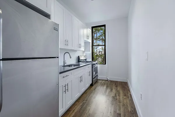 Rented by Real Team Brokerage | media 18