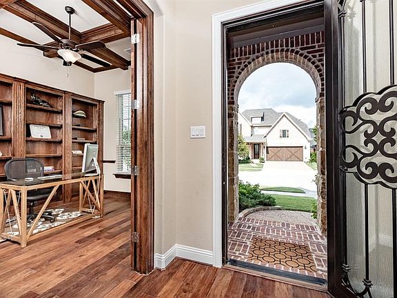 4th image of 2837 Sherwood Dr