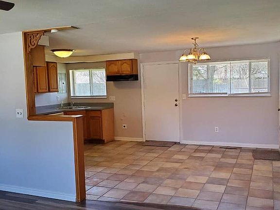3rd image of 4779 Delba Dr