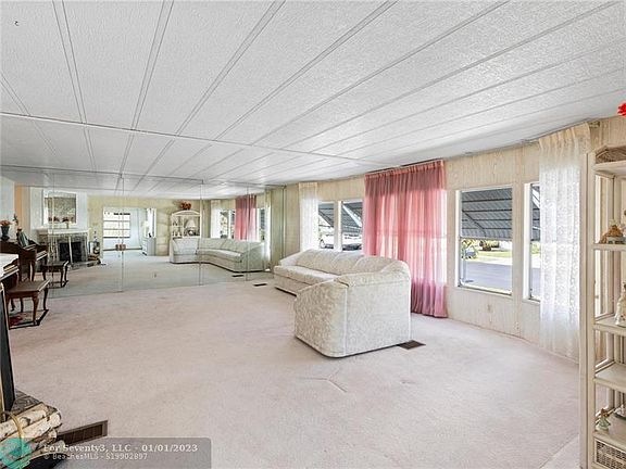 5th image of 112 NW 52nd Ct