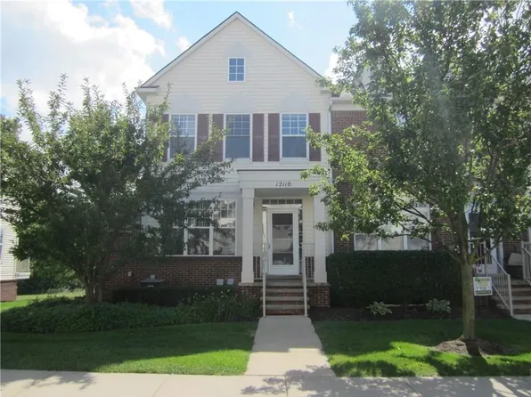 12110 Egret Ln, Walled Lake, MI 48390