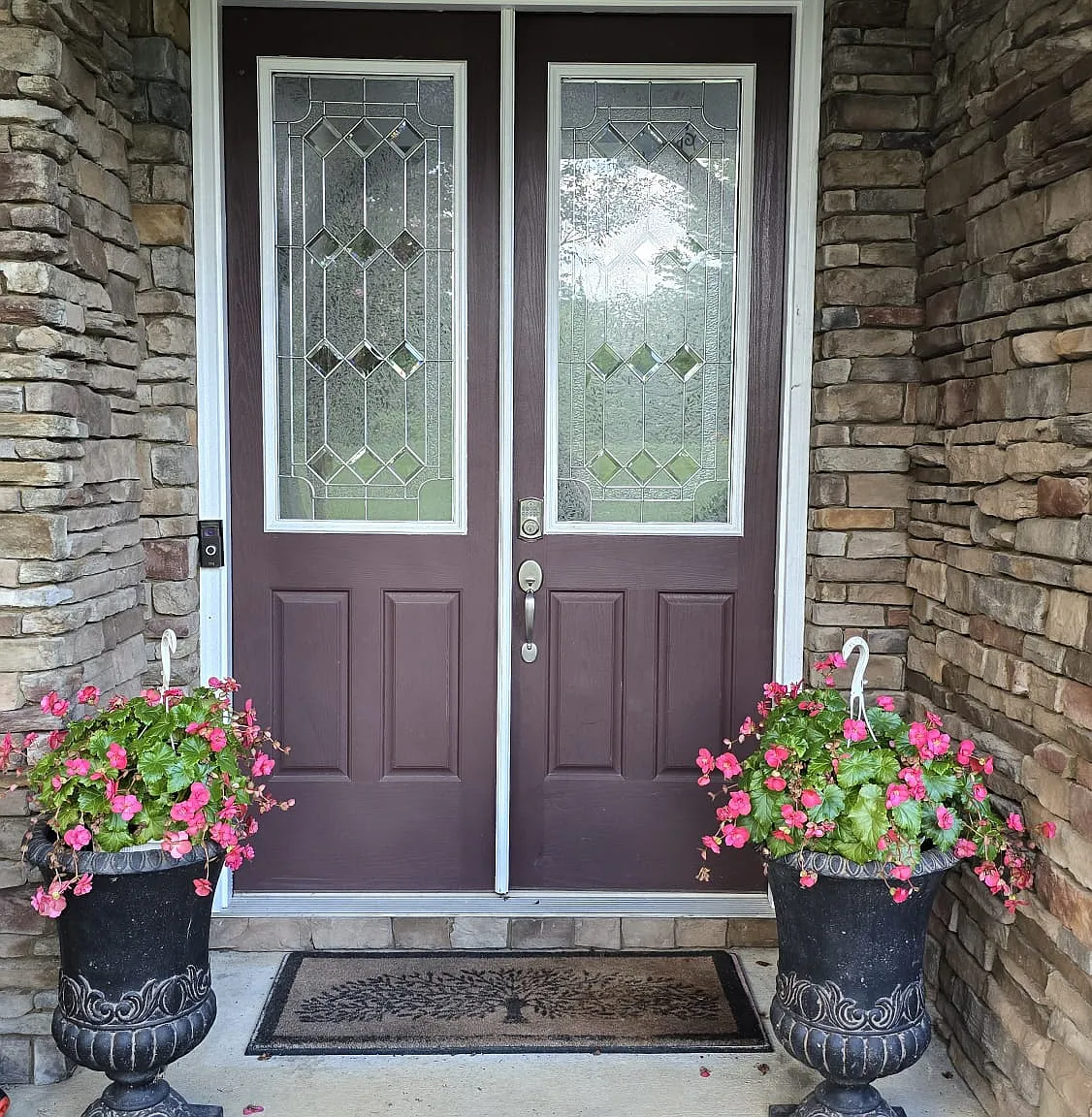 5 bed, 4033 sqft, $4,750 — Photo 2