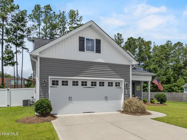 604 Jasmine Way, Burgaw, NC 28425