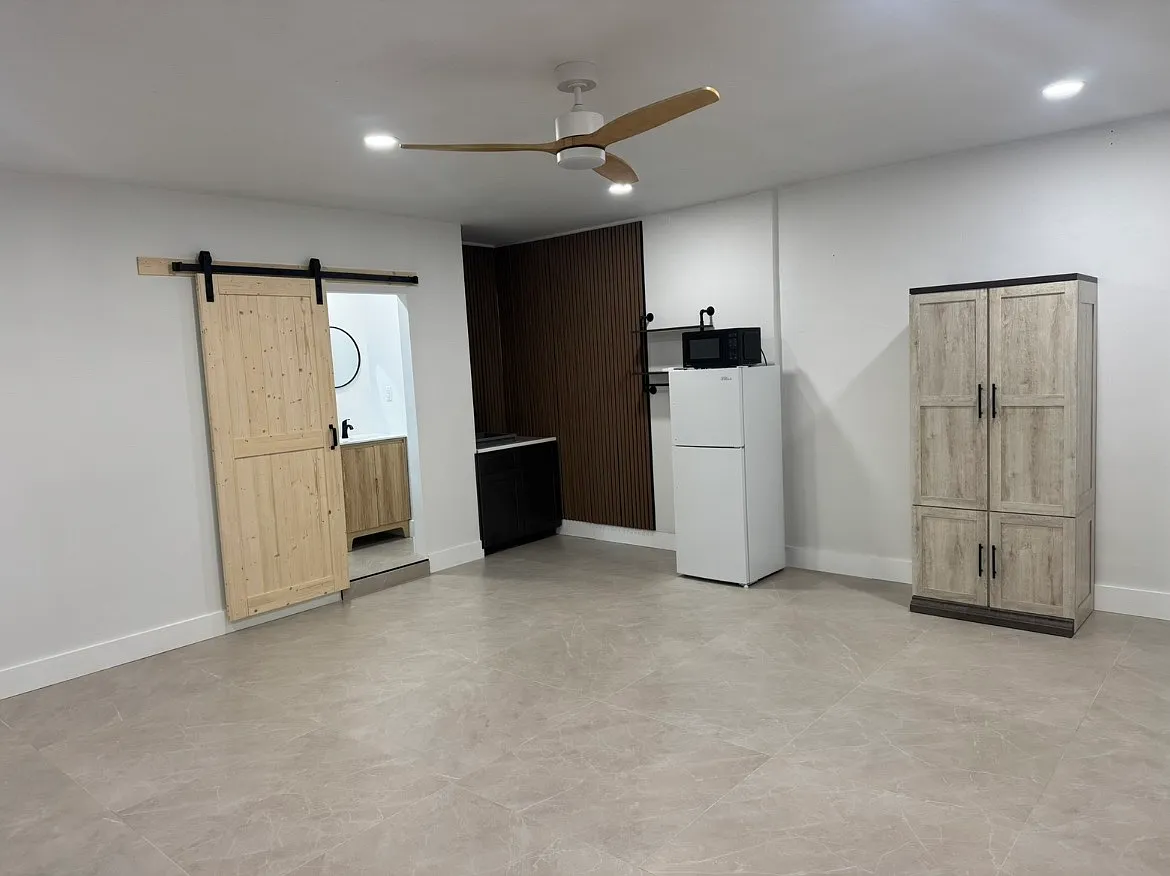 Studio, 400 sqft, $1,150 — Photo 1