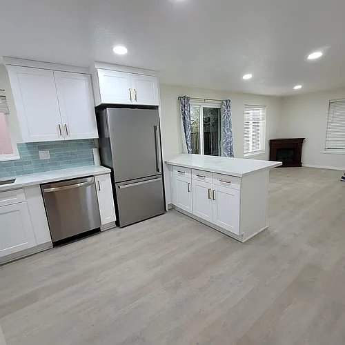 4612 NE Lombard St #3 Photo 1