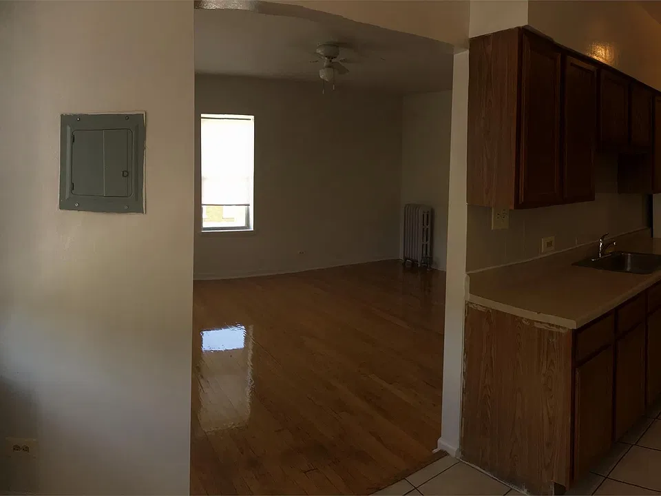 7108 S Rhodes Ave #318