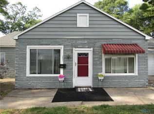 2421 Pickle Rd, Oregon, OH 43616