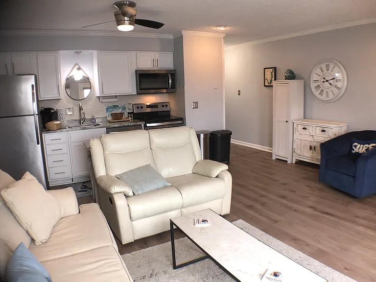 102 Clarendon Dr — Photo 11