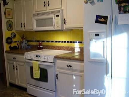 Upgraded Kitchen
						:
						Galley style Kitchen