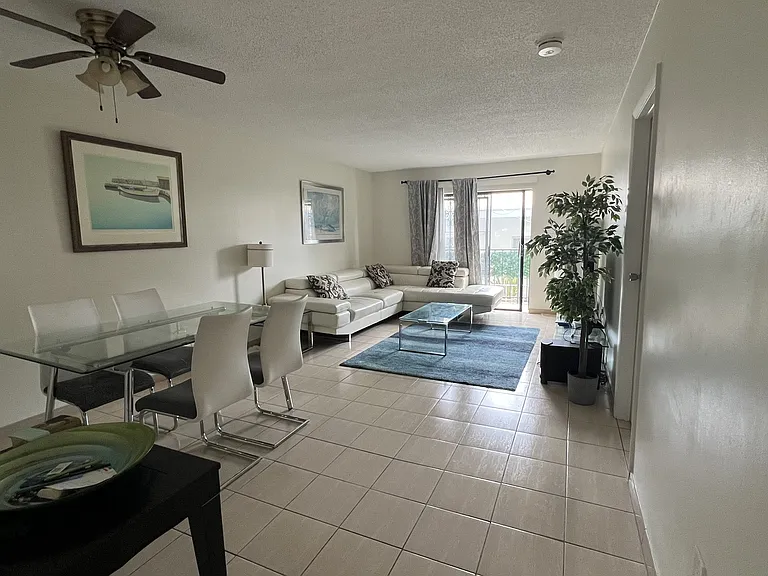 950 Euclid Ave #210 — Photo 6