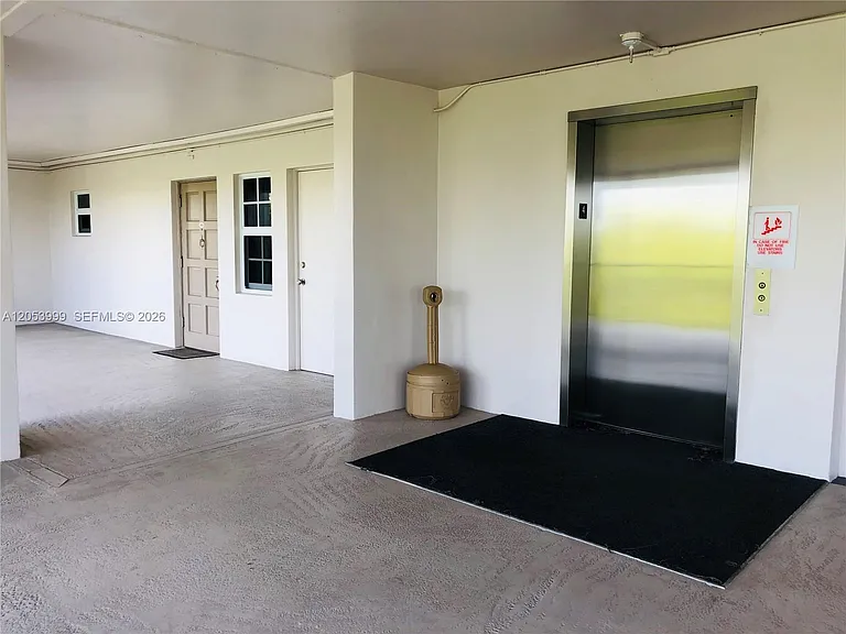 2850 N Palm Aire Dr #404 — Photo 38