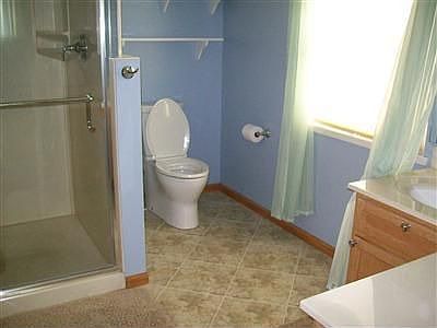 3rd image of 3824 Hillmont Ave