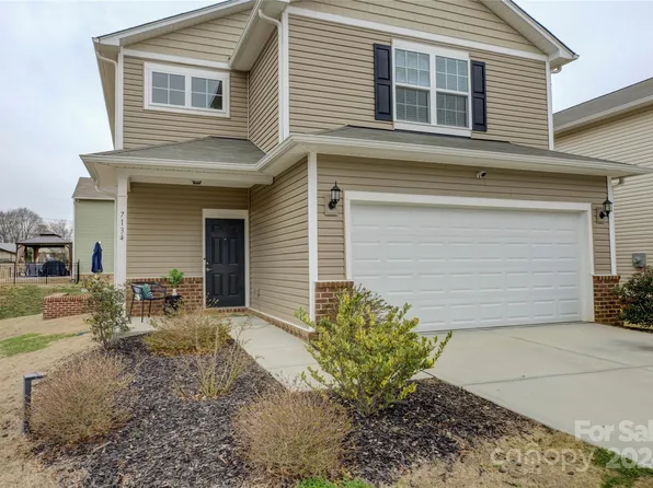 7134 Thornrose Dr, Charlotte, NC 28210