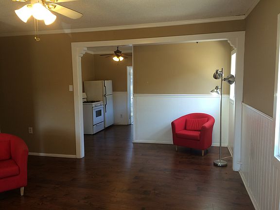 Spacious living room