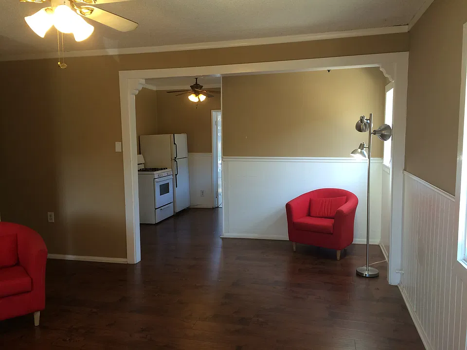 Spacious living room