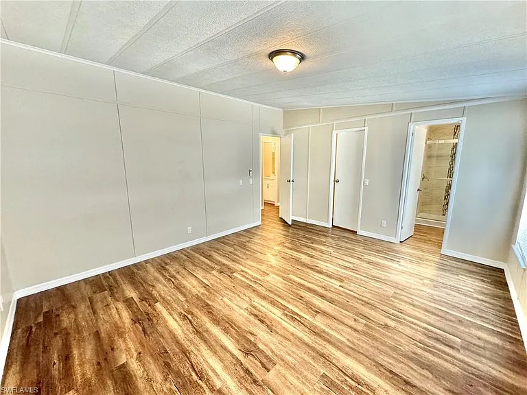 1252 Henderson Creek Dr — Photo 15