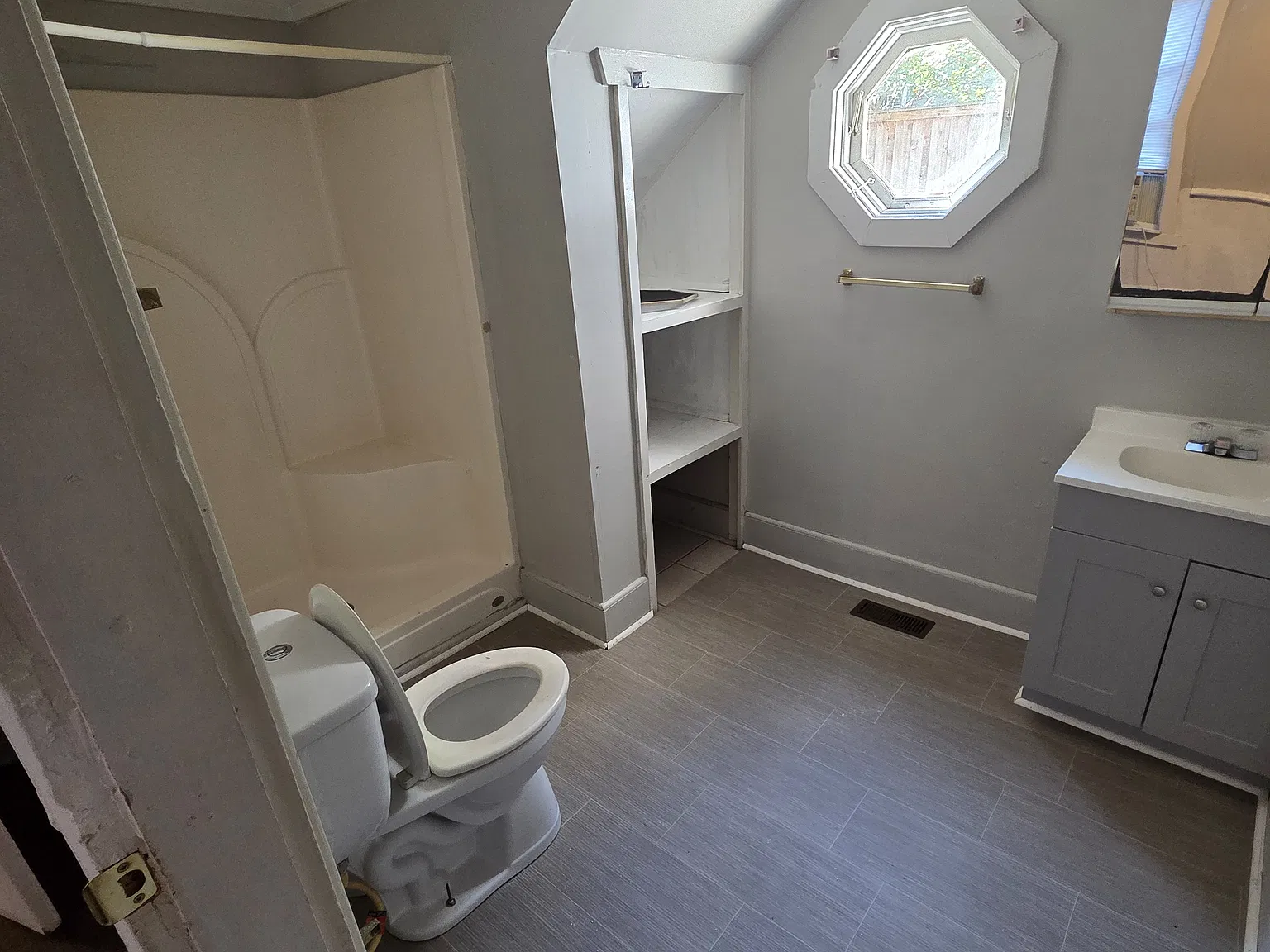 1 bed, 550 sqft, $1,350 — Photo 4