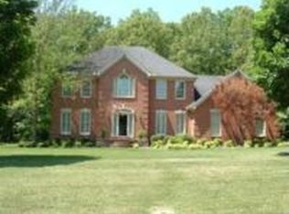302 Huntington Pl, Tullahoma, TN 37388