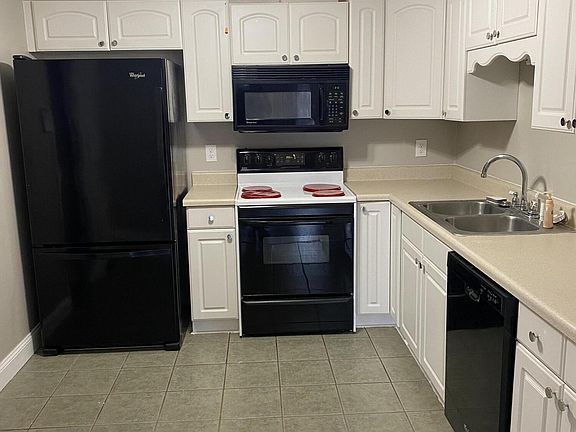 5th image of 7588 Somerton Dr