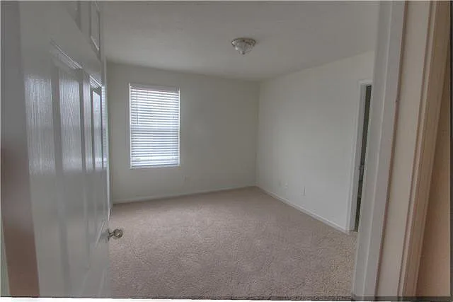 6019 Cullen Dr — Photo 5