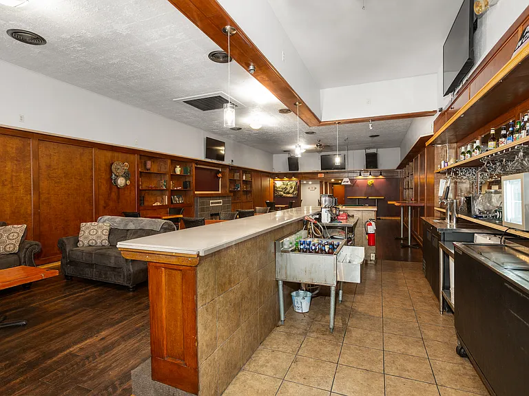 1016 Noble St #A — Photo 6