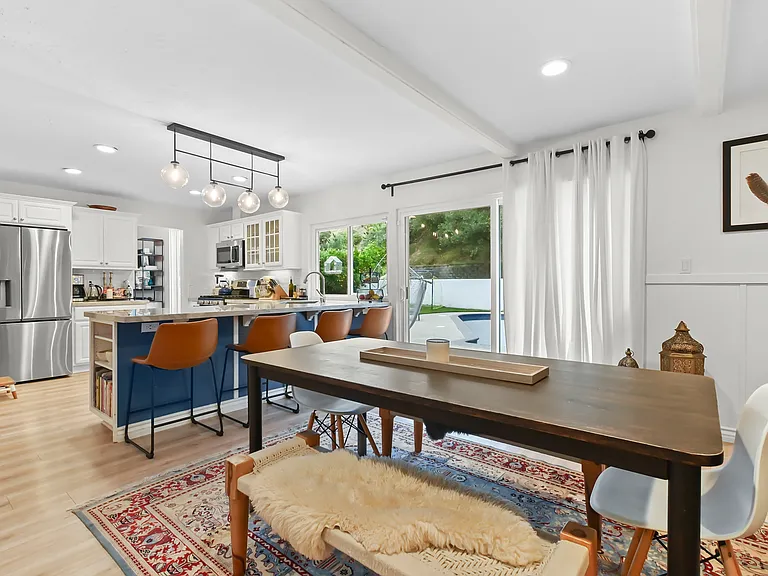 6075 Charae St — Photo 9