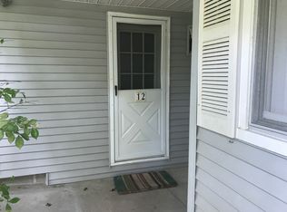 90 Springville Rd, Hampton Bays, NY 11946