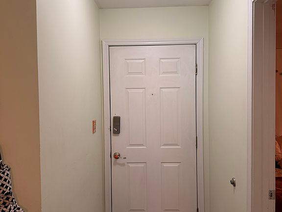 4th image of 1517 Laurel Ave APT 207