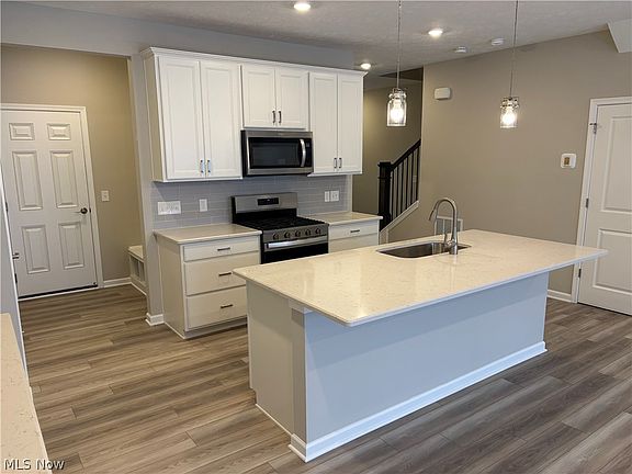 3rd image of 1669 Merlot Ln