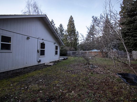 5th image of 157 N Junction Ave