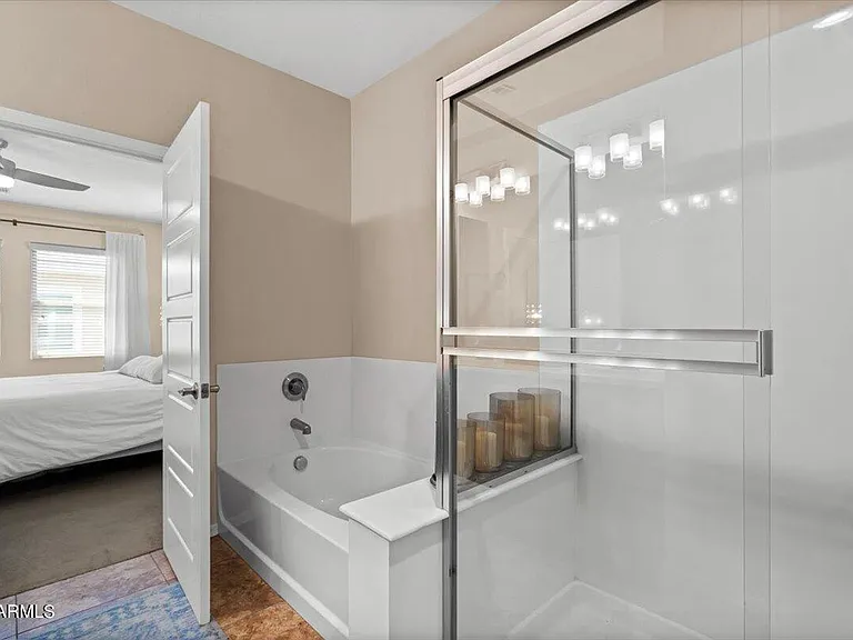 5550 N 16th St #140 — Photo 18