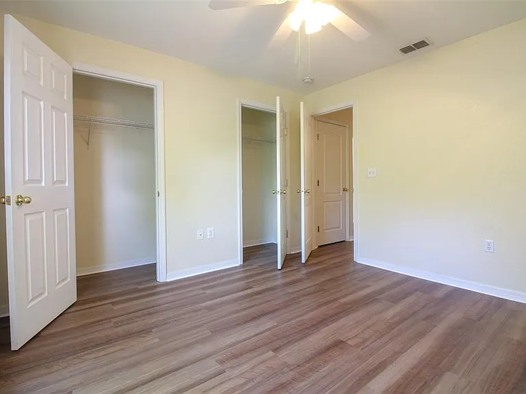 6719 Highlands Creek Blvd — Photo 31
