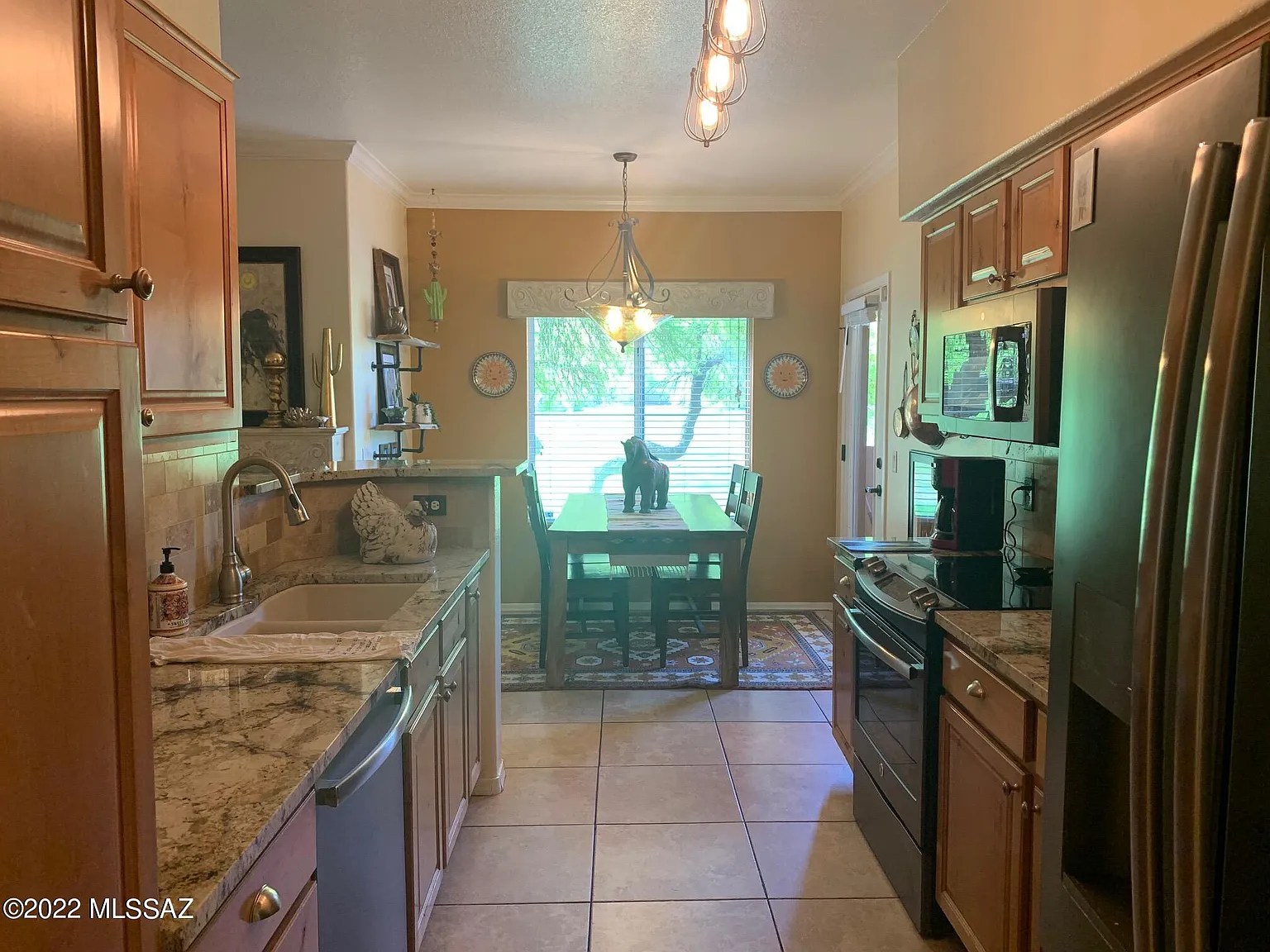 3 bed, 2.0 bath, 1271 sqft, $2,000 — Photo 3