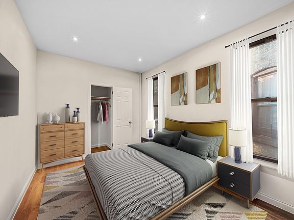 2nd image of 933 Amsterdam Ave #3B