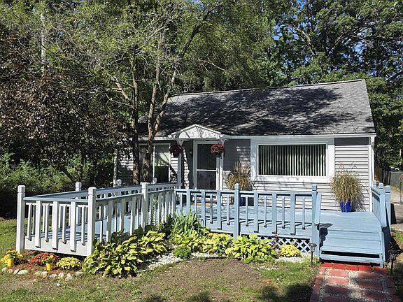 2nd image of 915 Baldwin St