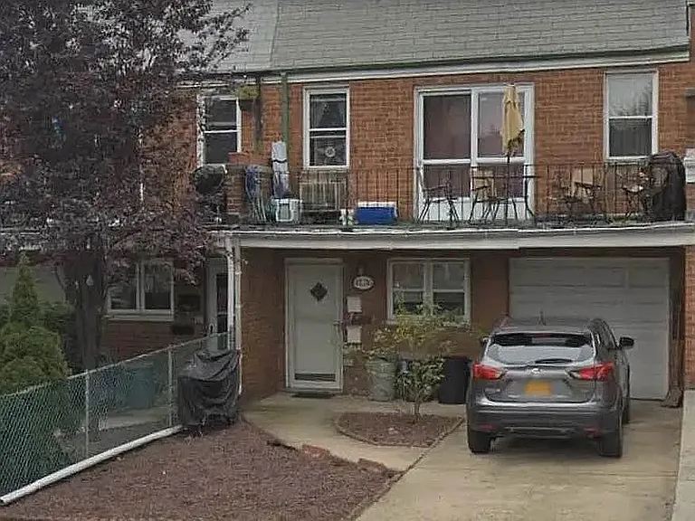 41-30 Corporal Kennedy St #1 — Photo 7