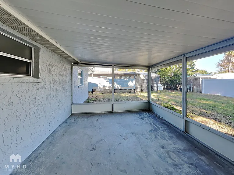 9136 Suffolk Ln — Photo 15