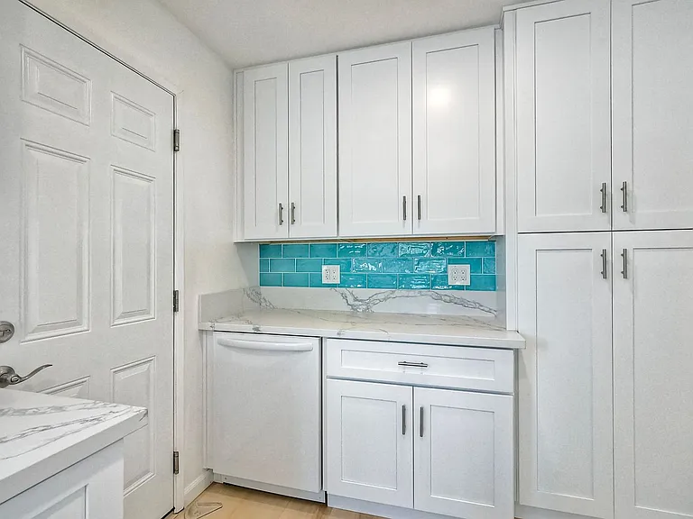 3643 N Way — Photo 8