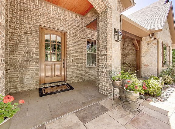4th image of 5410 Valley Oak Ct