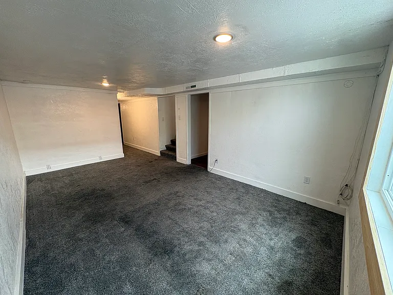 1522 Hall Ave #B — Photo 3