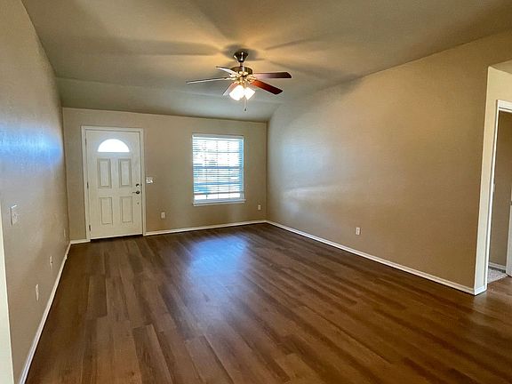 3rd image of 2708 Sugar Pine Dr