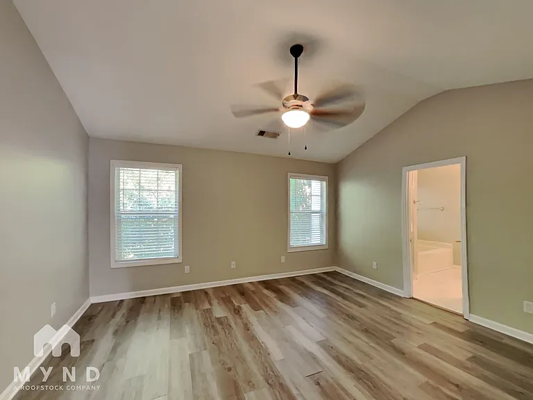 1557 Silver Ridge Dr SW — Photo 10