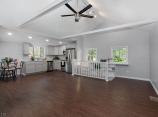 8 Ka Ton Nah Trl, Andover, NJ 07821