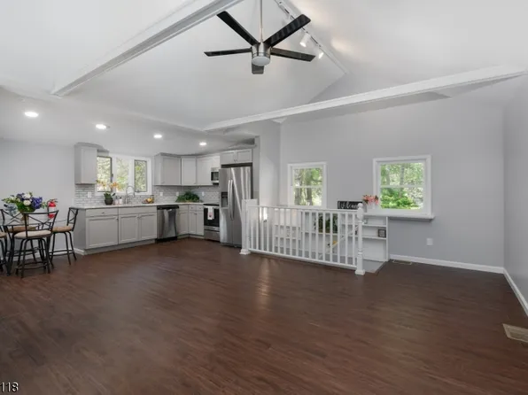 8 Ka Ton Nah Trl, Byram Twp., NJ 07821