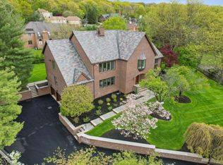 3 Laurel Ct, North Caldwell, NJ 07006