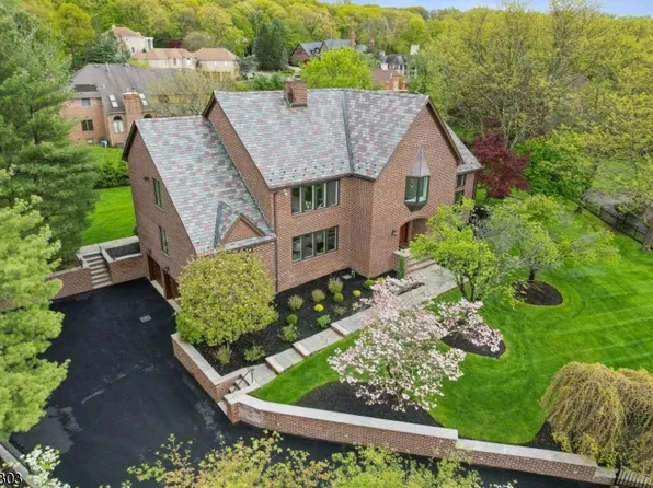 3 Laurel Ct, North Caldwell Boro, NJ 07006