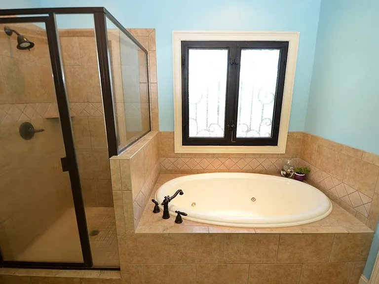 2225 Barkley Crest Ln — Photo 13